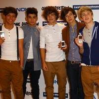 'One Direction' at a phone launch at Carphone Warehouse - Photos | Picture 101241